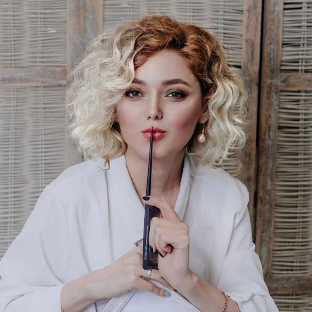 Тина Велева