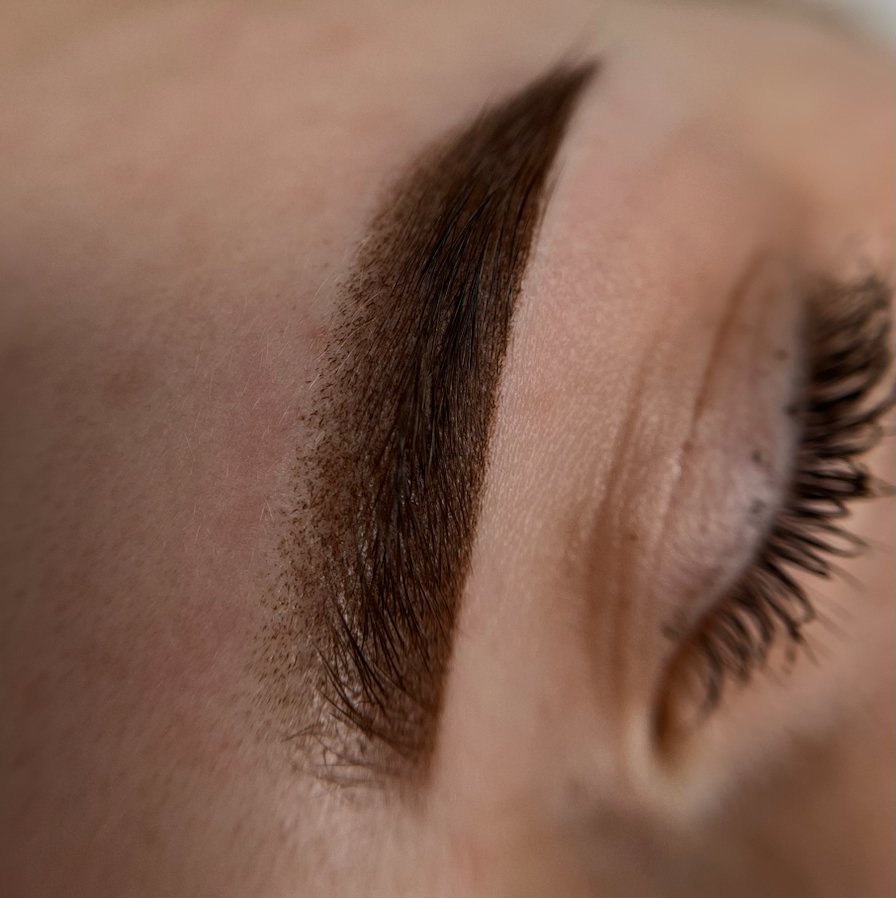 Перманентный макияж бровей