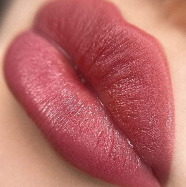 Перманентный макияж (губы)