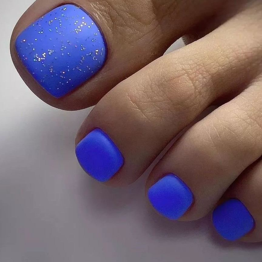 2. Педикюр гель лак