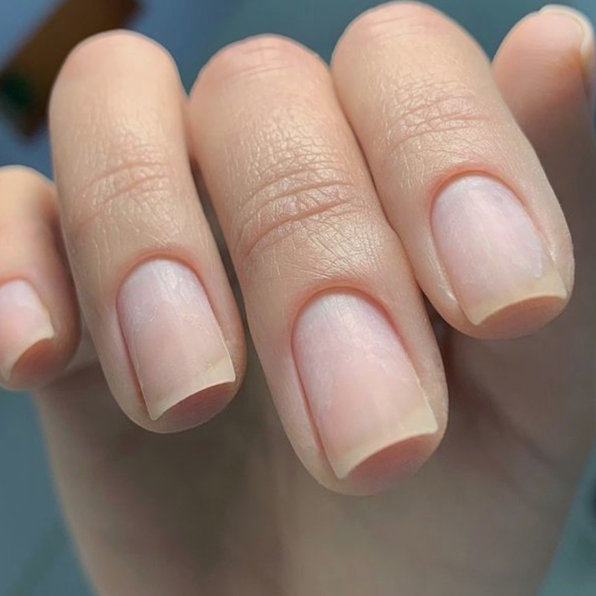 Снятие гель лака+ маникюр б/покрытия