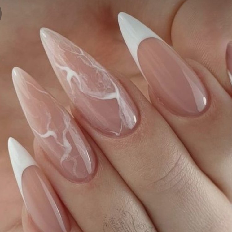 Маникюр/коррекция нарощенных ногтей