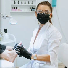 ПЕДИКЮР БЕЗ ПОКРЫТИЯ
 ( аппаратный, дисковый, препаратный)
Обработка стопы и пальцев