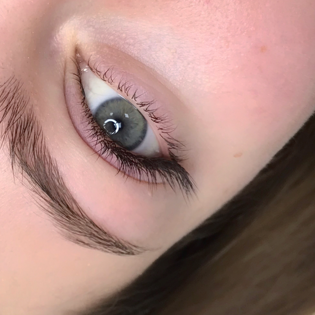 Нижние ресницы