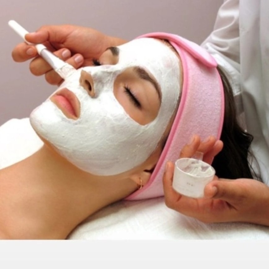 Уходовая процедура за кожей лица, шеи, декольте