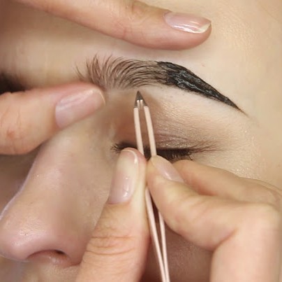 Коррекция +окрашивание бровей