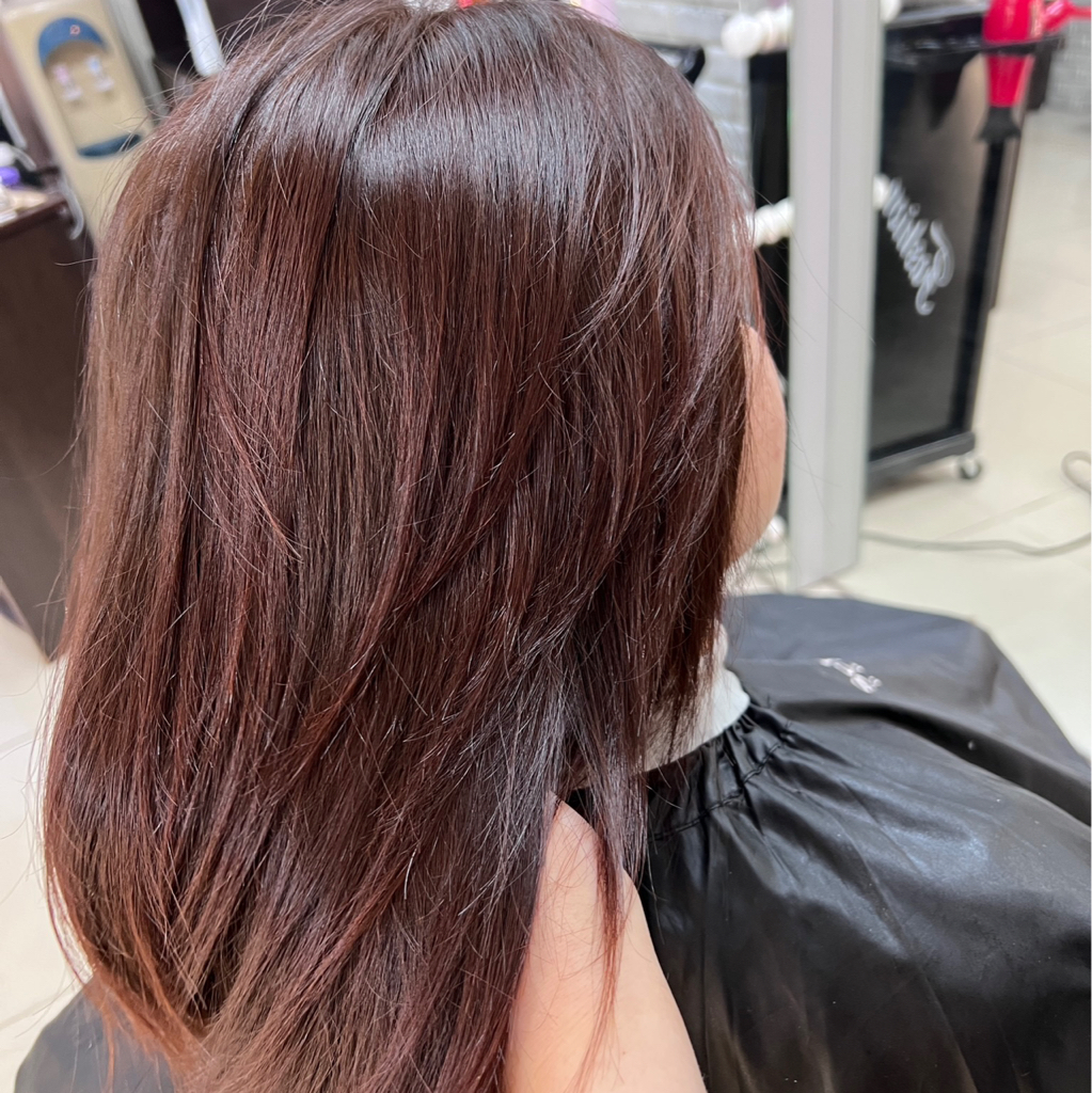 Окрашивание в 1 тон средняя длина волос