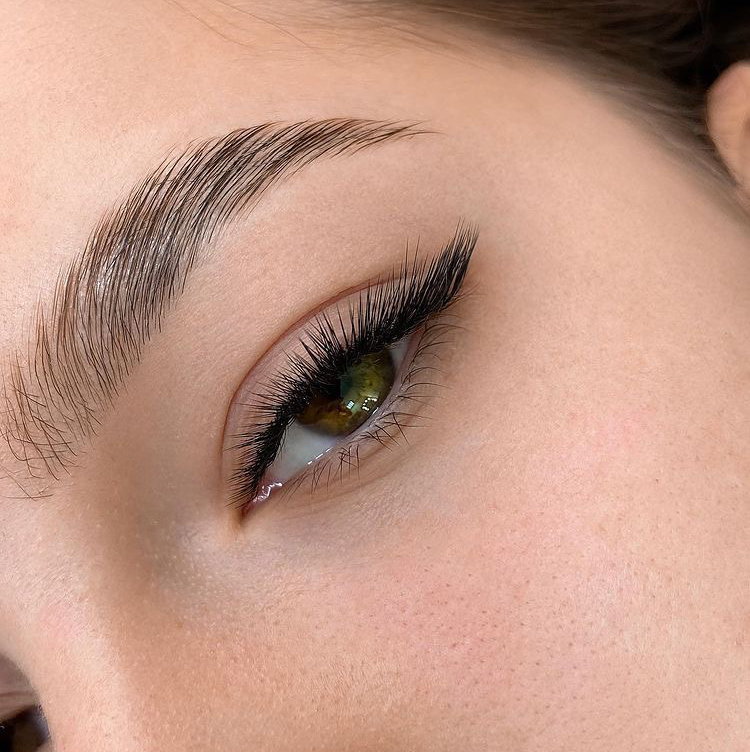 Комбо! ЭКОНОМИЯ ! Брови  (долговременная укладка ) + ресницы (2Д) экономия 1200₽!