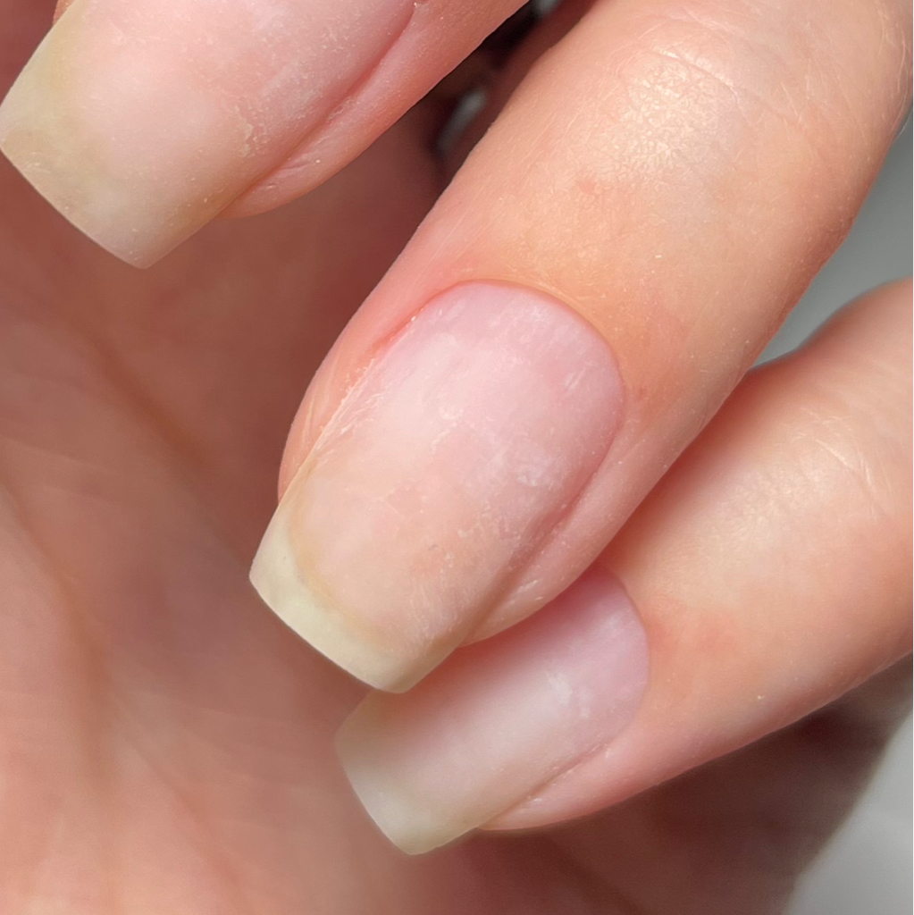 Гигиенический маникюр( снятие входит в стоимость)