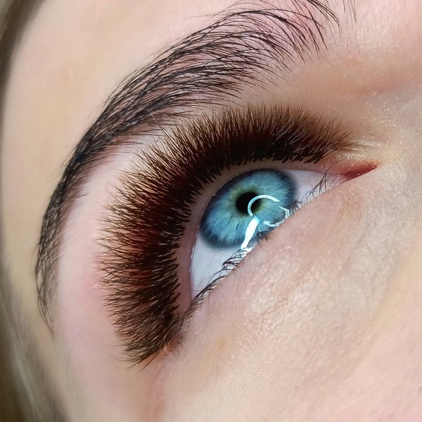 Наращивание ресниц 3D объема