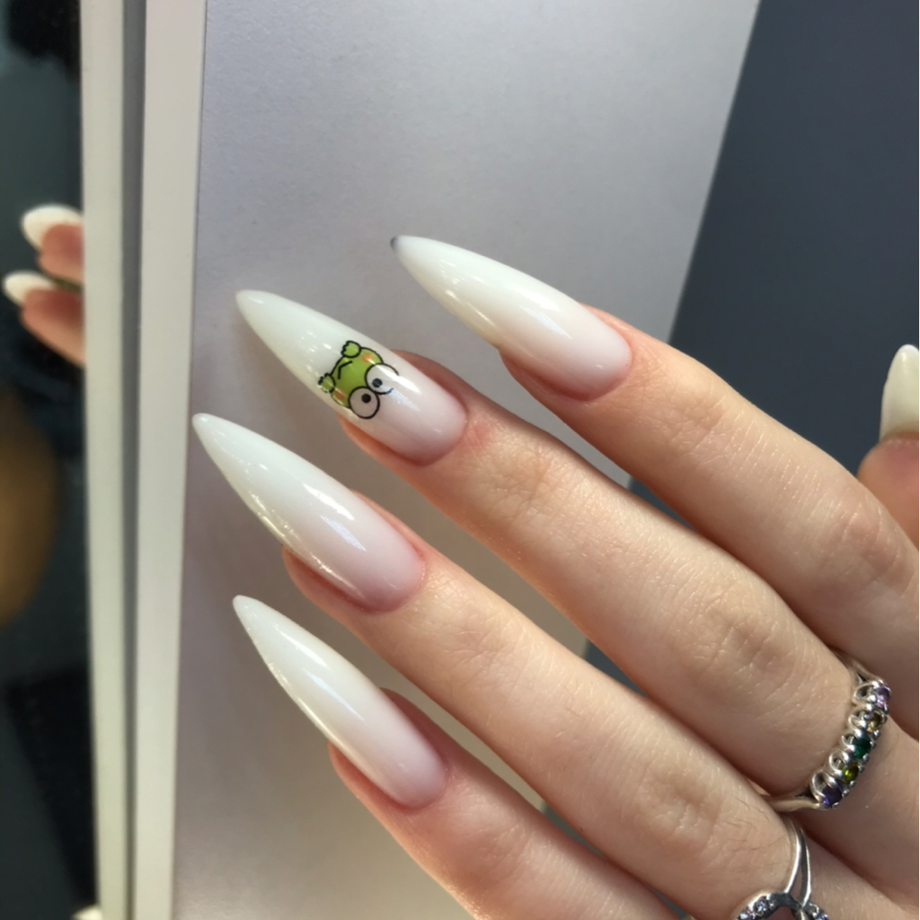 Коррекция наращенных ногтей