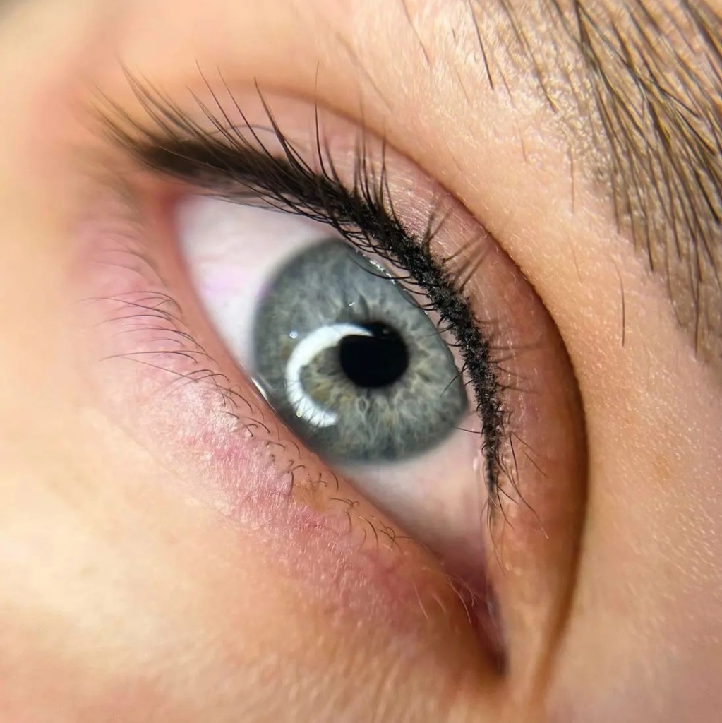 Перманентный макияж век (межресничный контур) 1-ый Сеанс