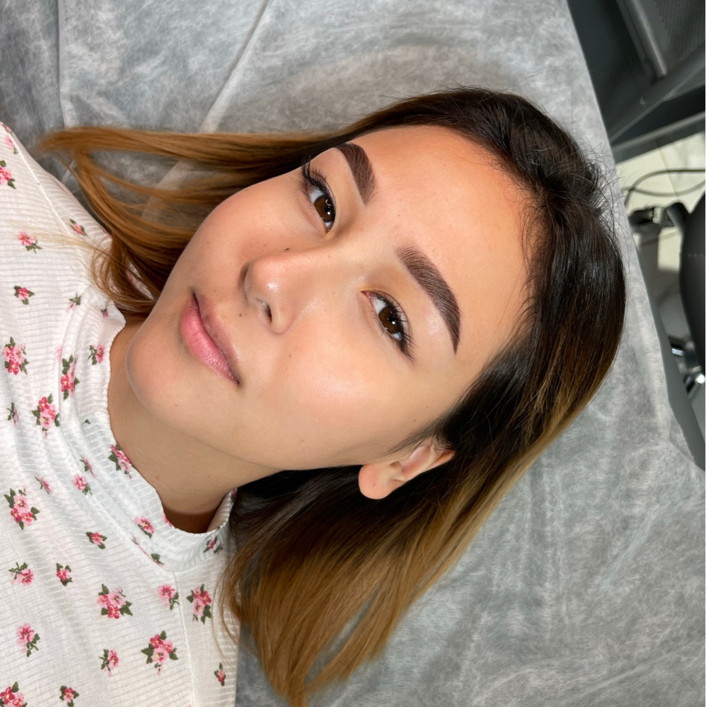 Оформление, коррекция и окрашивание бровей хной