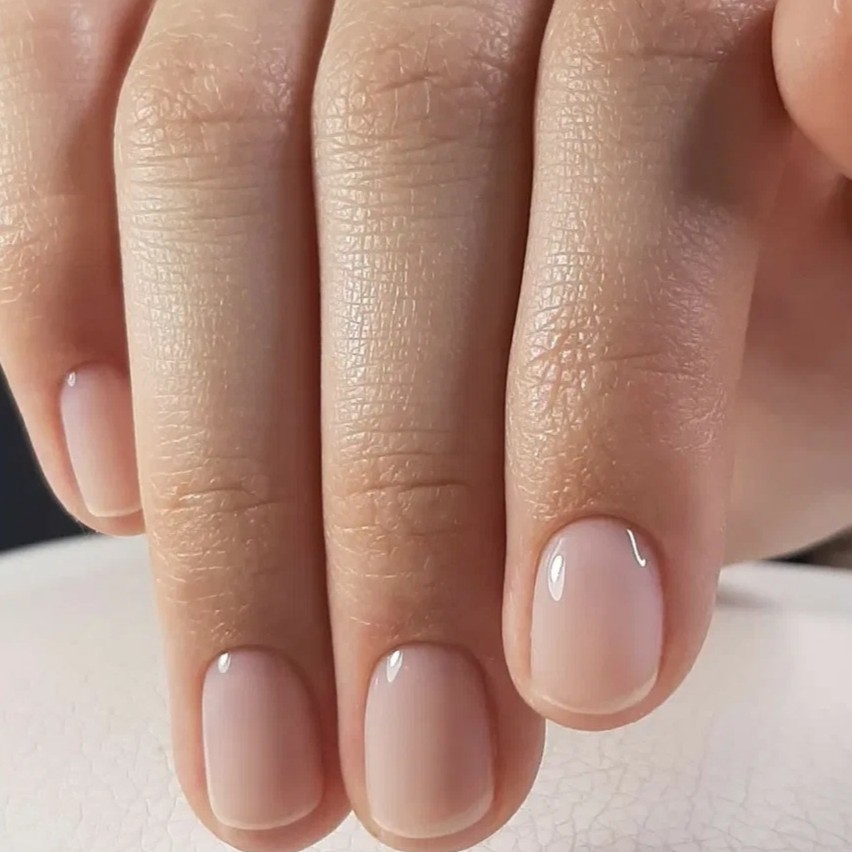 Маникюр женский