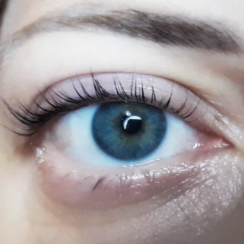 Окрашивание и питание ресниц