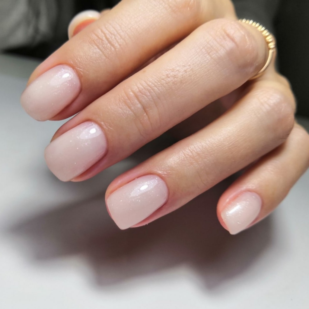 Маникюр с покрытием гель-лак