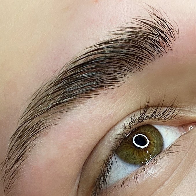 Мужская коррекция бровей