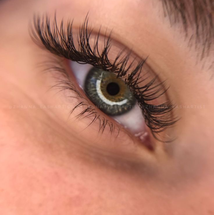 Наращивание ресниц классика