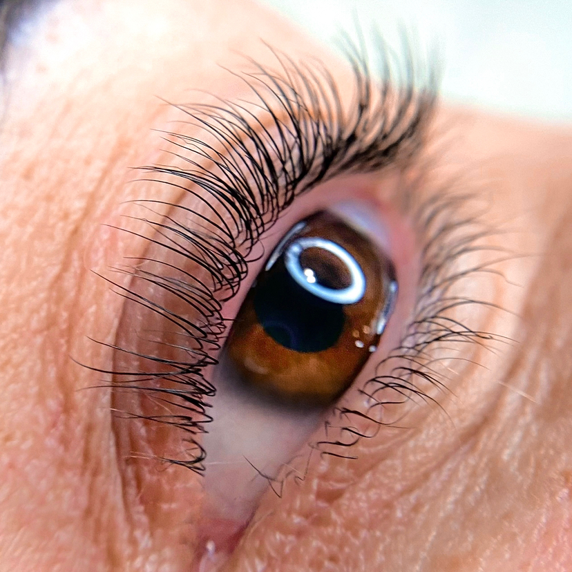 Ламинирование ресниц+ окрашивание