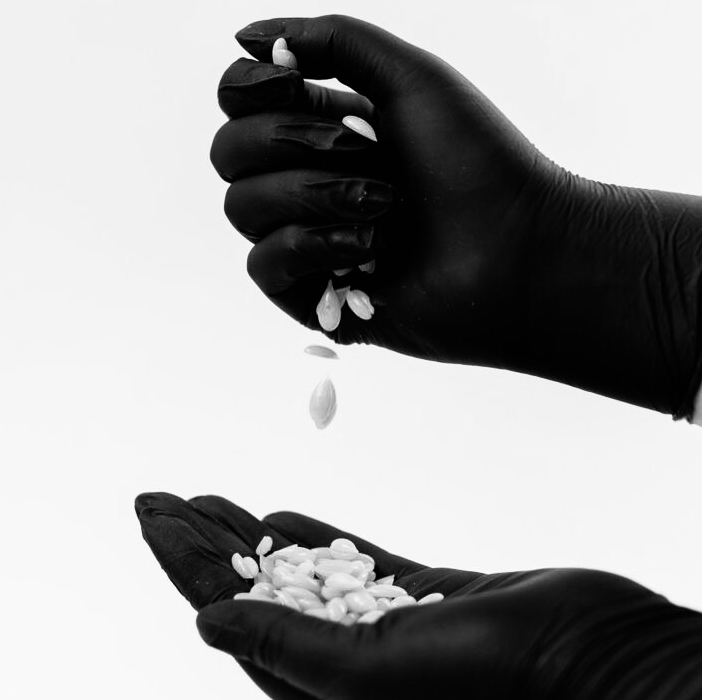 Депиляция бикини тотальное