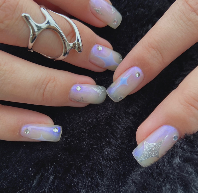 Маникюр + укрепление  + дизайн на короткие ногти