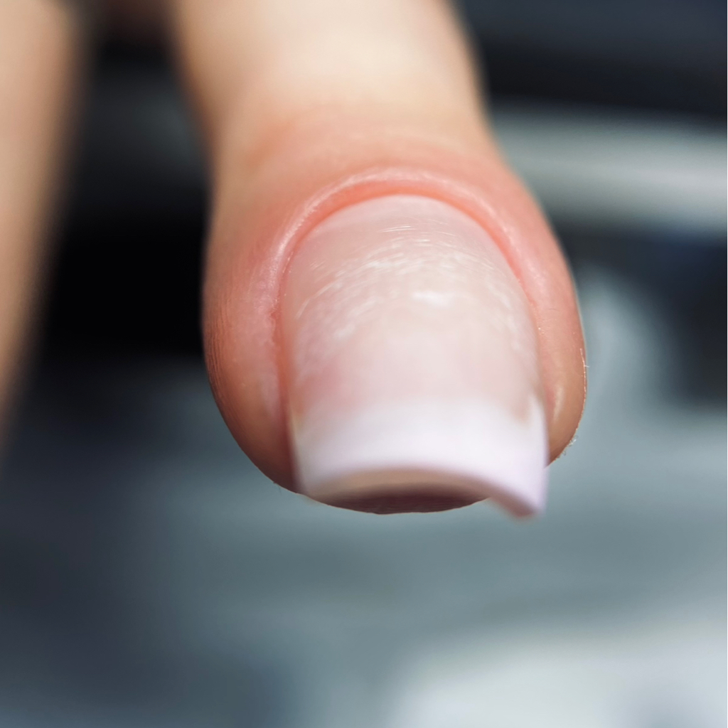 Маникюр без покрытия.