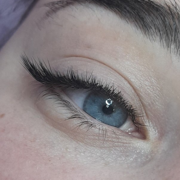 наращивание ресниц