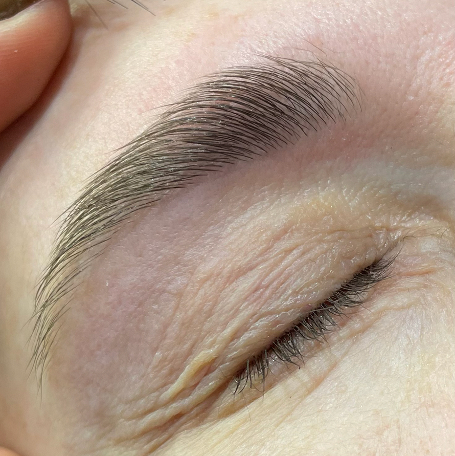 Коррекция бровей без окрашивания