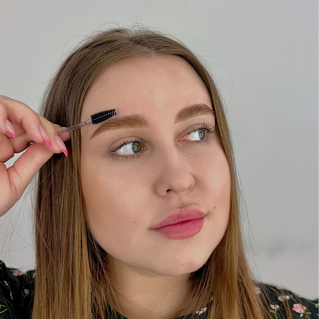 Оформление бровей