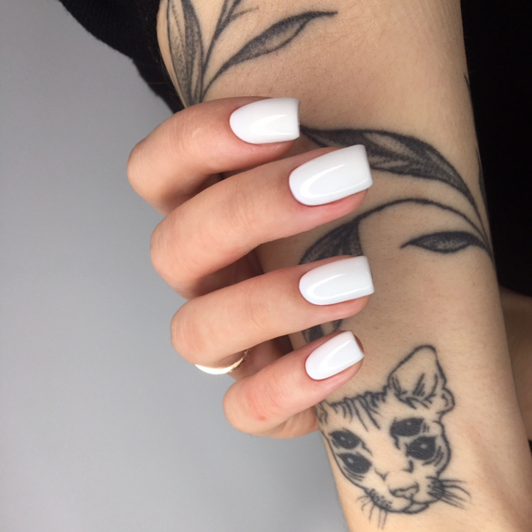 Маникюр с покрытием гель-лак