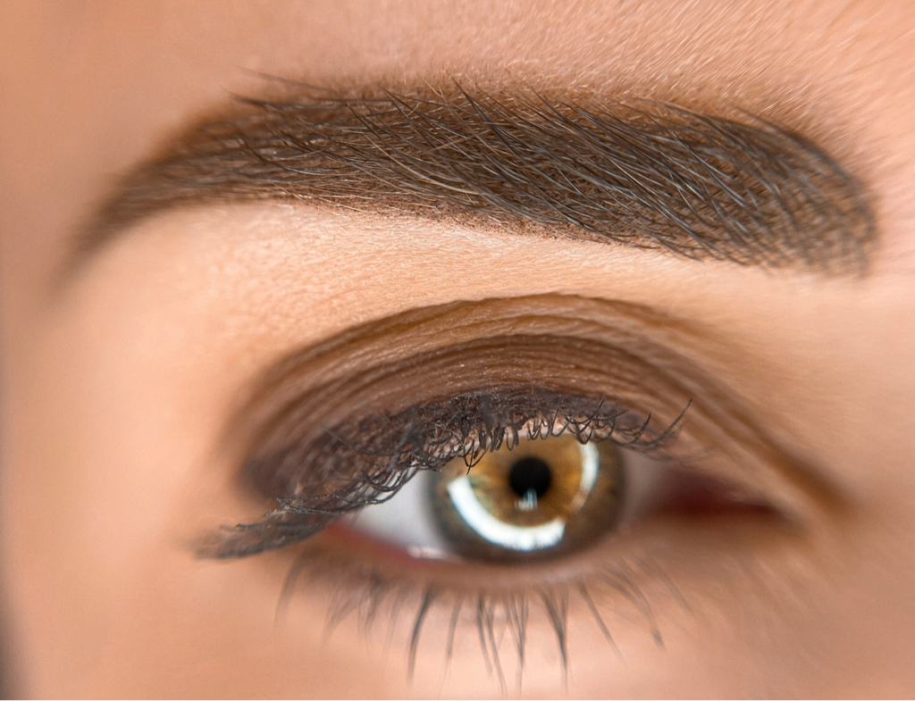 Перманентный макияж бровей