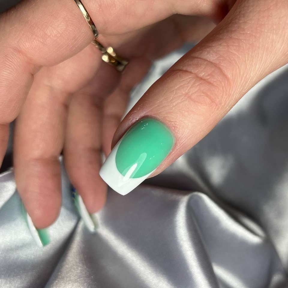 Наращивание ногтей