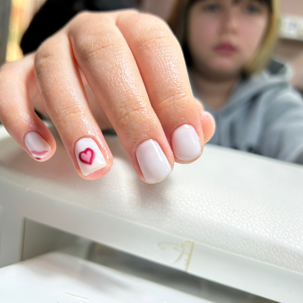 Детский маникюр