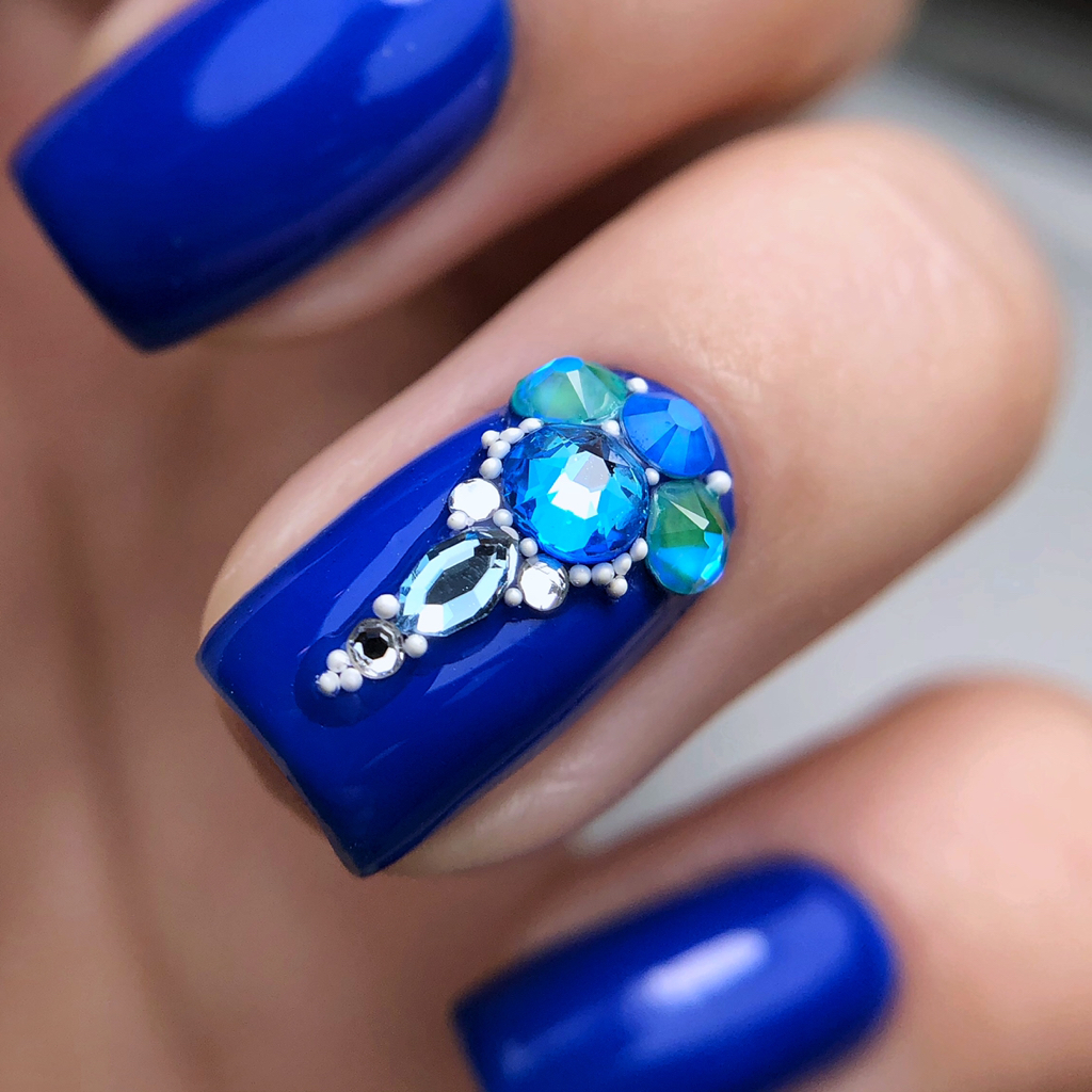 инкрустация кристаллами Swarovski