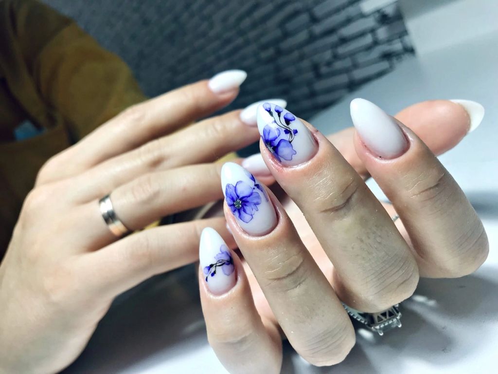 Наращивание ногтей