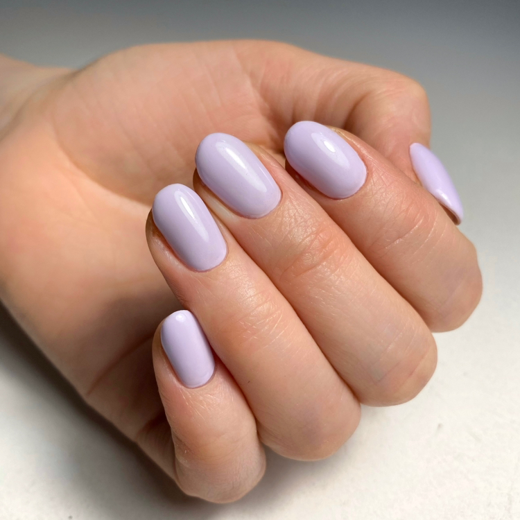 Аппаратный маникюр с однотонным покрытием