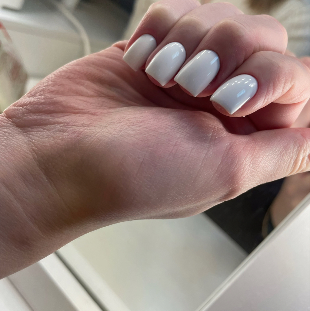 Маникюр с покрытием гель-лак