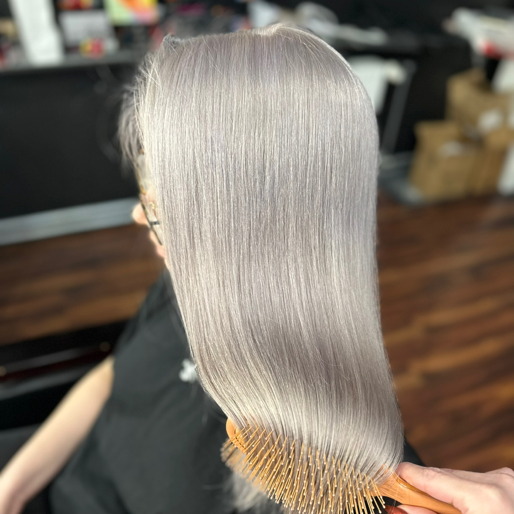 Roots bleaching + toning | Осветление корней + тонирование