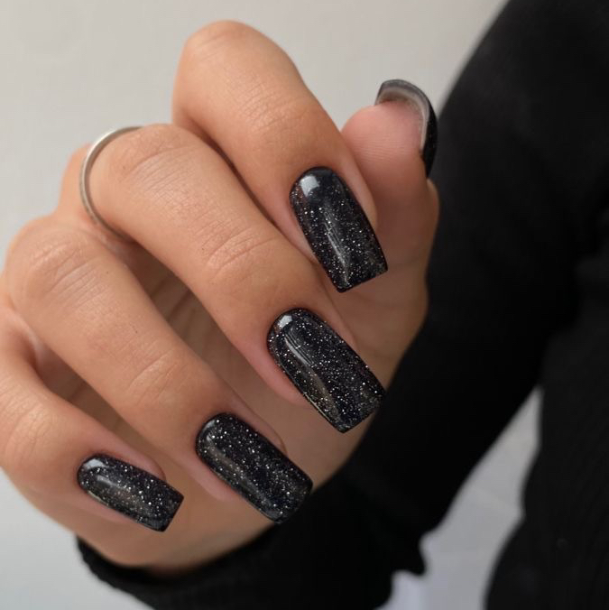 Маникюр, коррекция наращивания, гель-лак