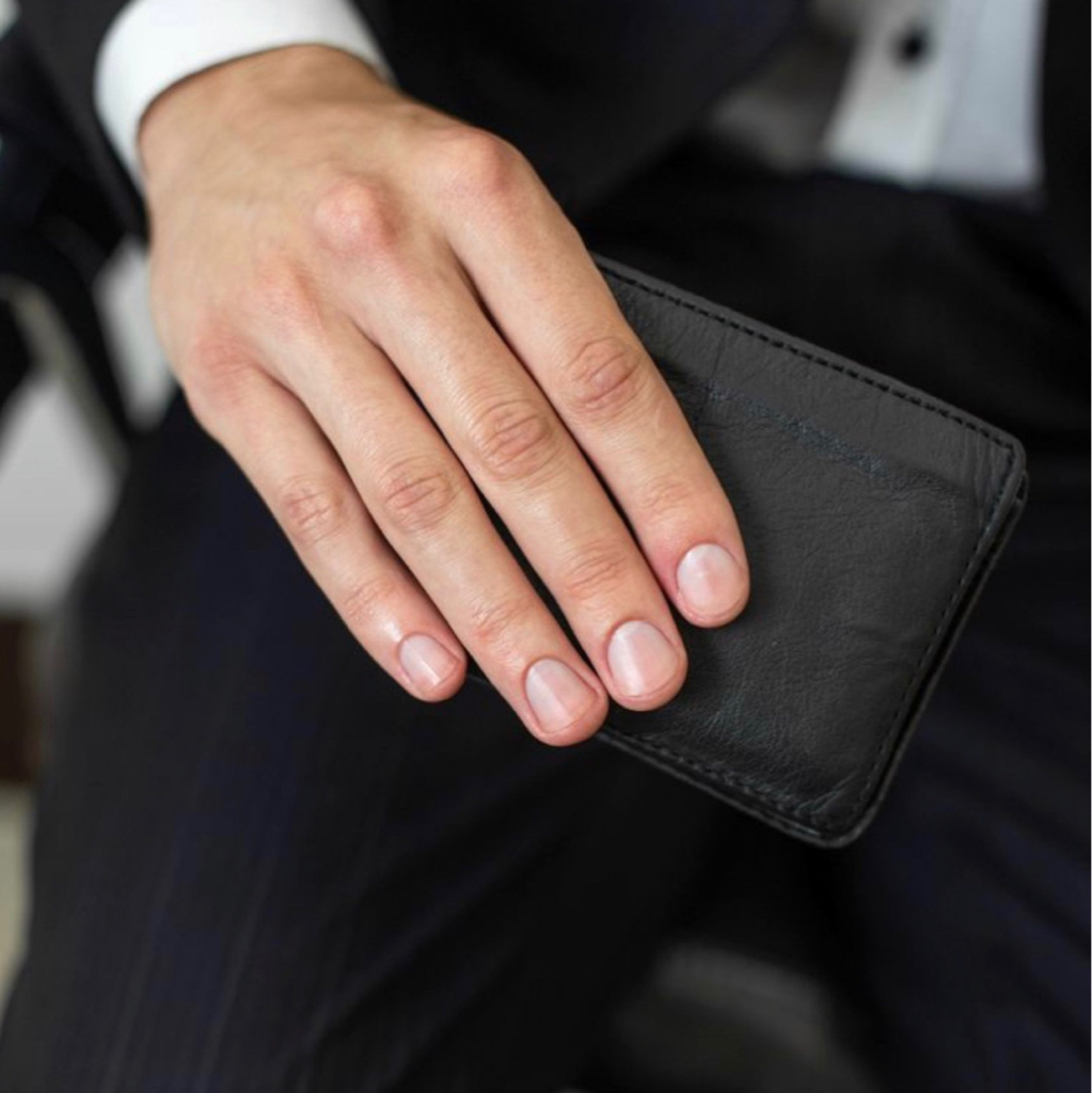 Маникюр мужской