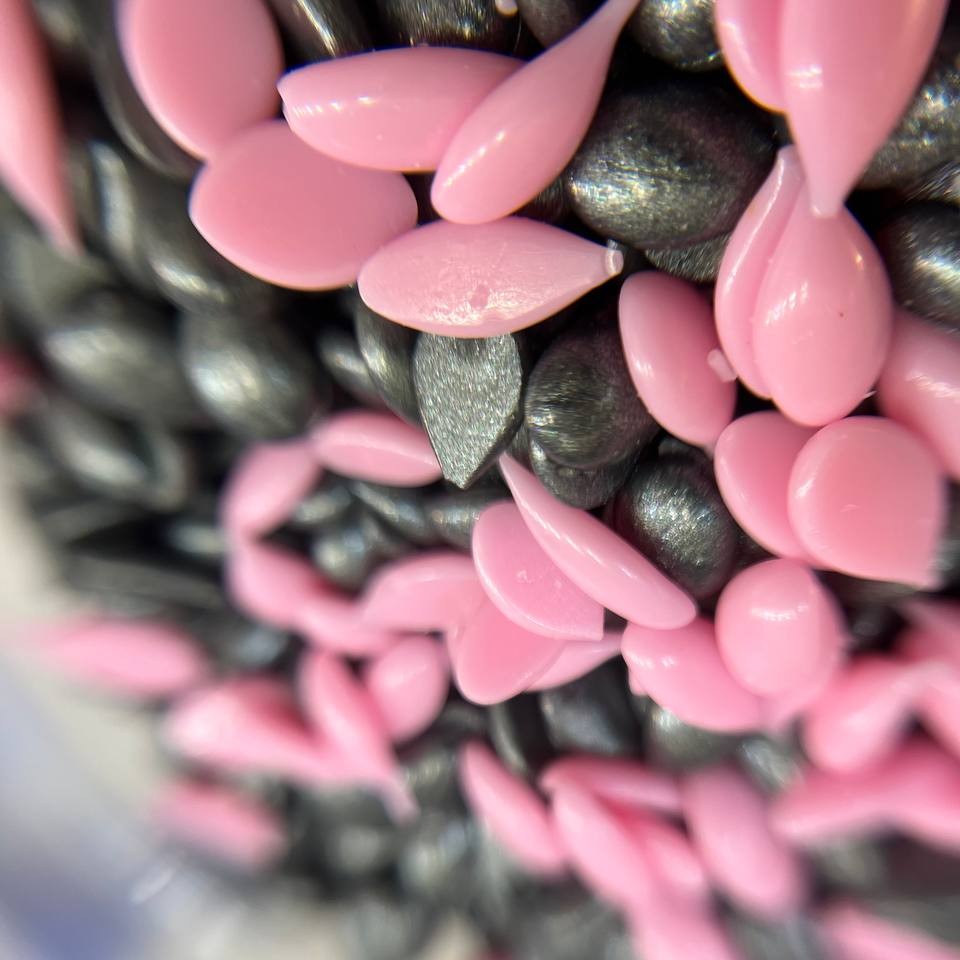 Удаление воском пушка над губой (воском)