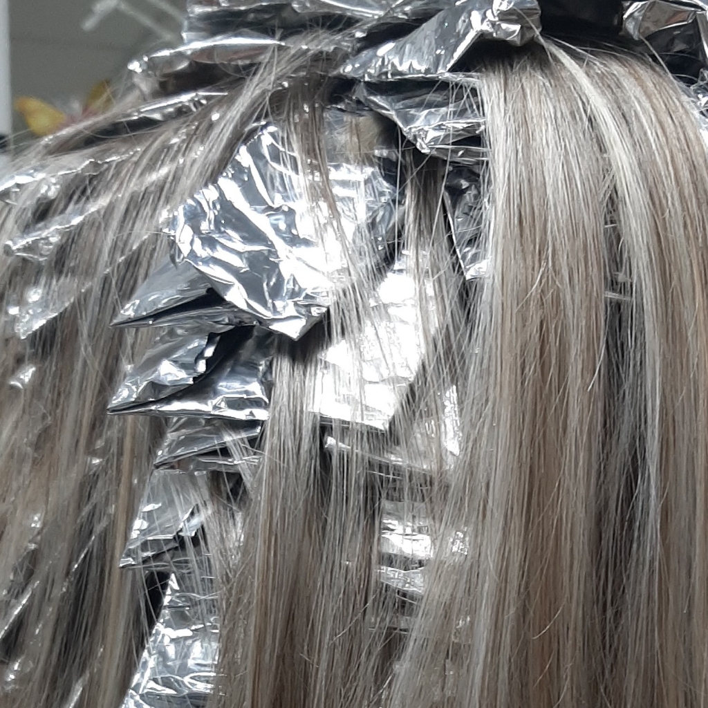 Мелирование волос частичное