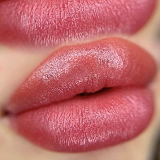 Перманентный макияж губ  (акварельная техника)