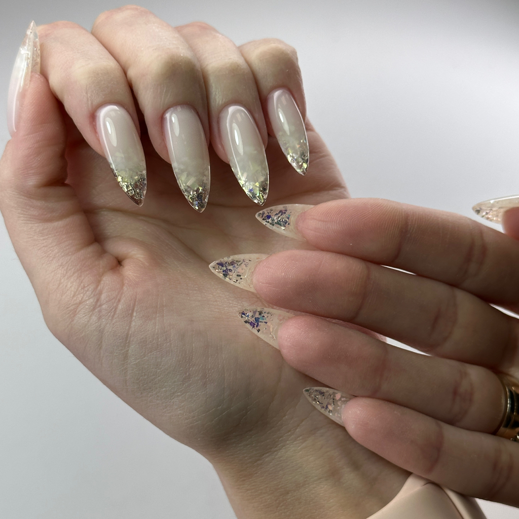 Наращивание ногтей