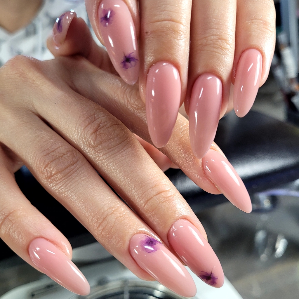 Наращивание ногтей