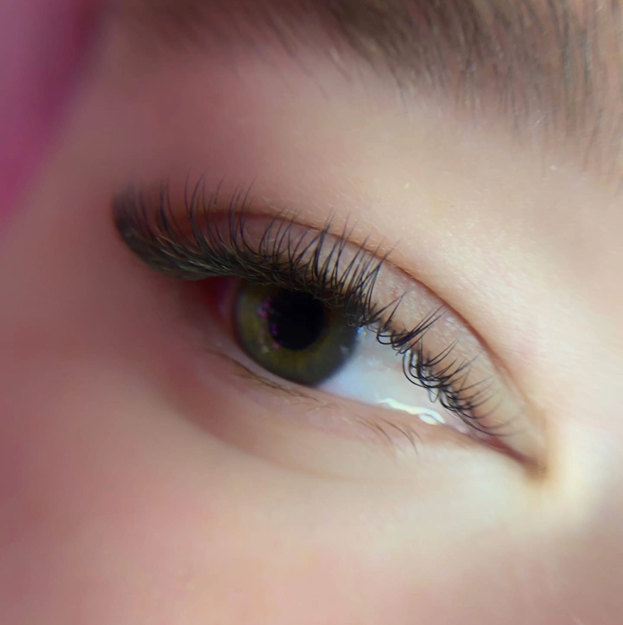 Наращивание ресниц классика