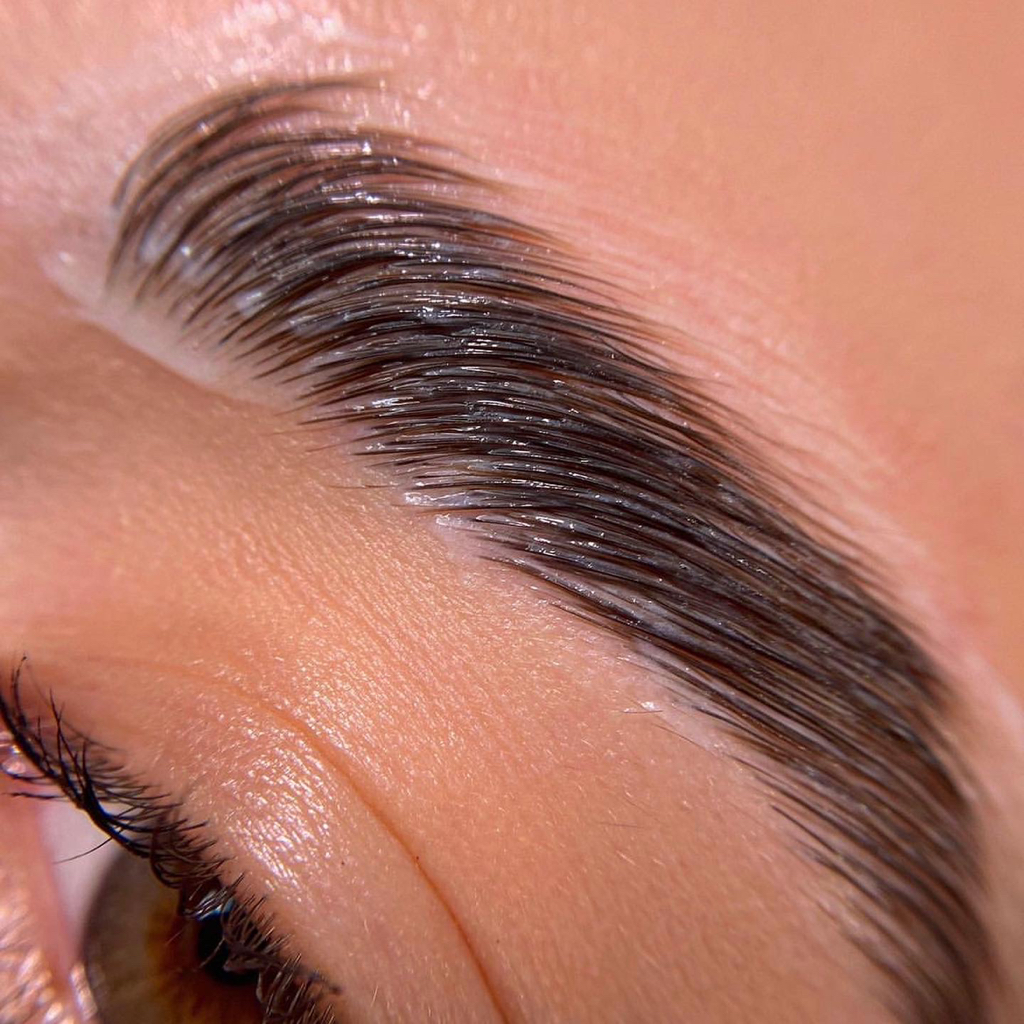 Ламинирование бровей