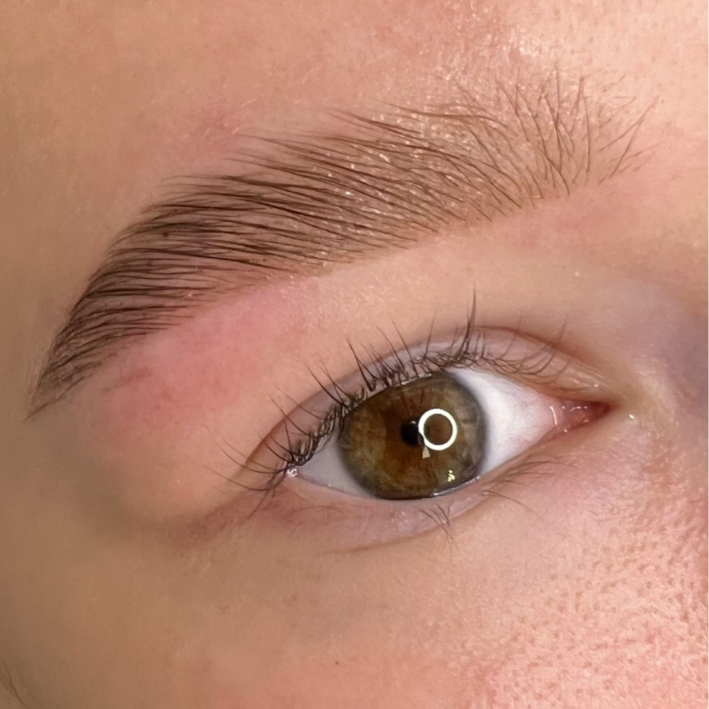 Долговременная укладка бровей