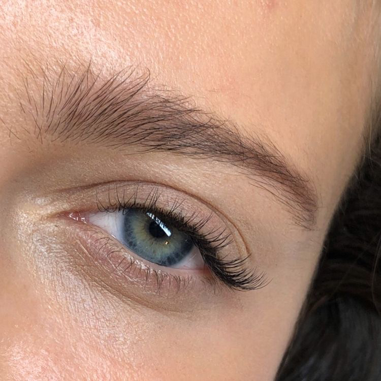 Наращивание ресниц классика