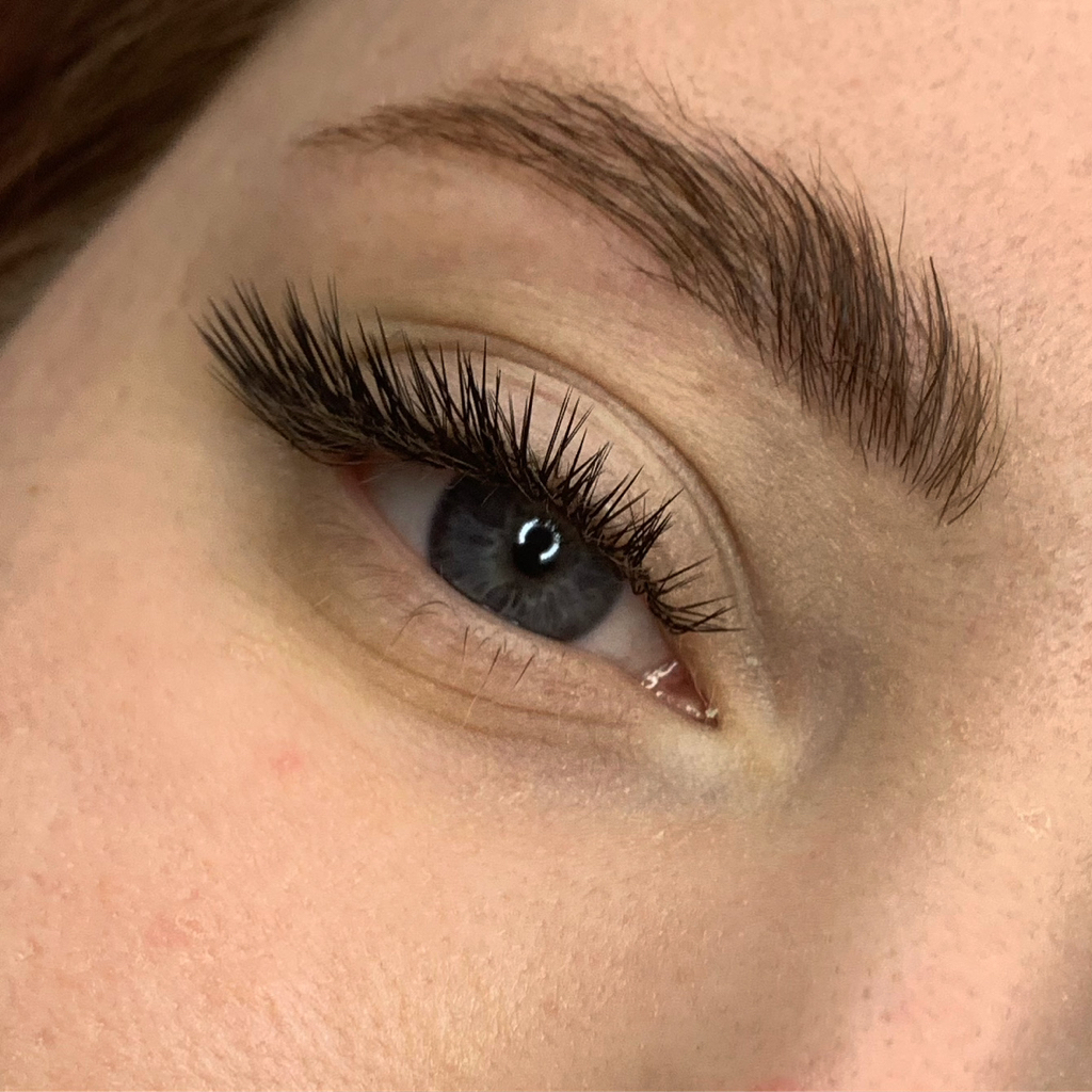 Наращивание ресниц 2д